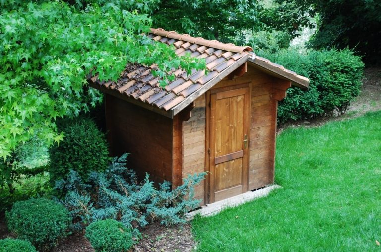 Pourquoi choisir un abri de jardin en bois ?