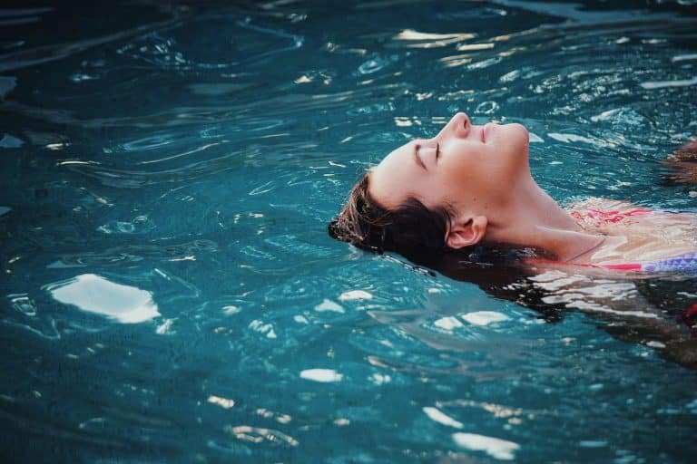 Comment vous y prendre pour tester l&rsquo;eau de votre piscine ?